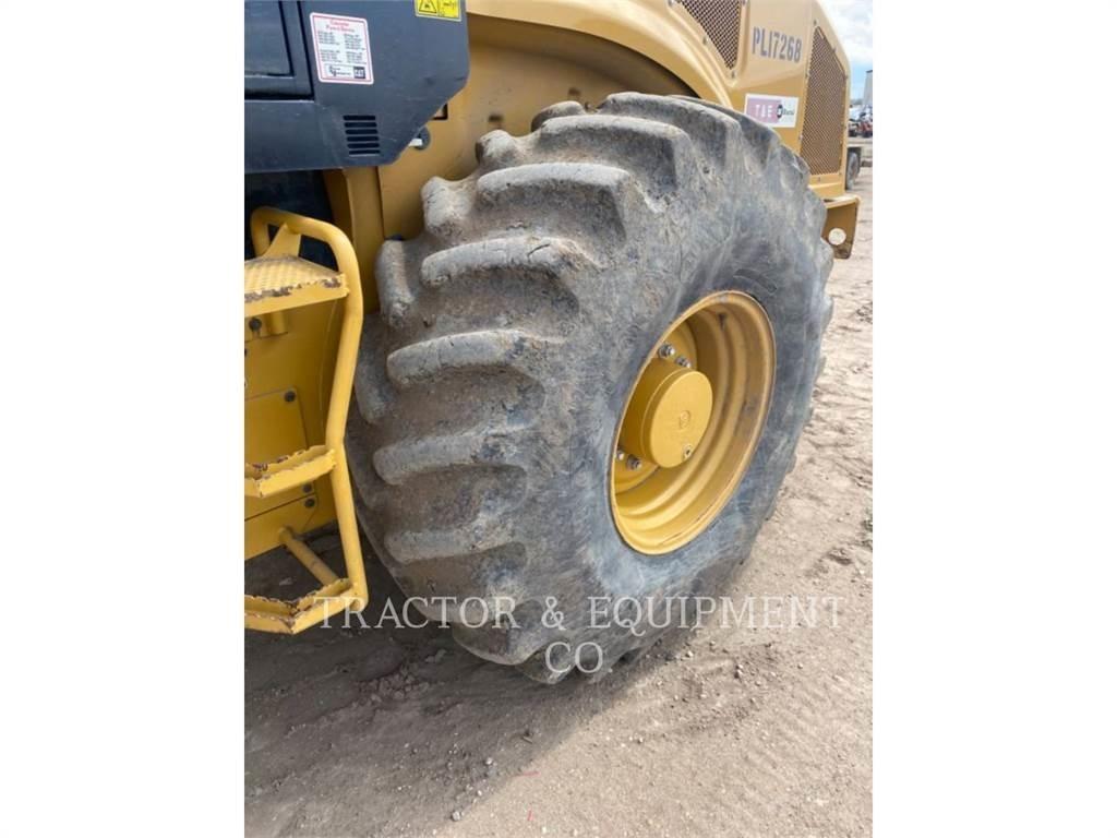 CAT CP56B Машини за асфалт