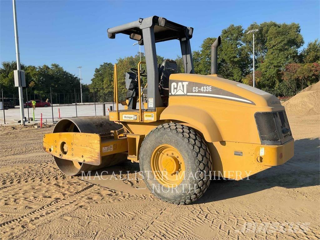 CAT CS433E Еднобарабанни ролки
