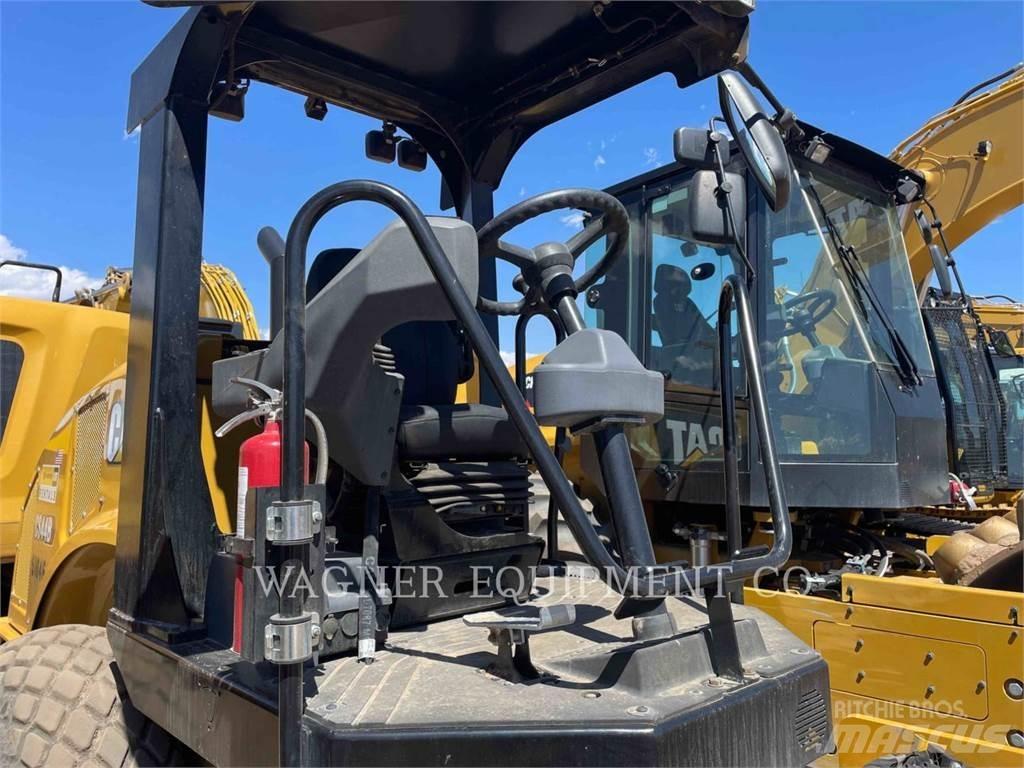 CAT CS44B Уплътнители за почва
