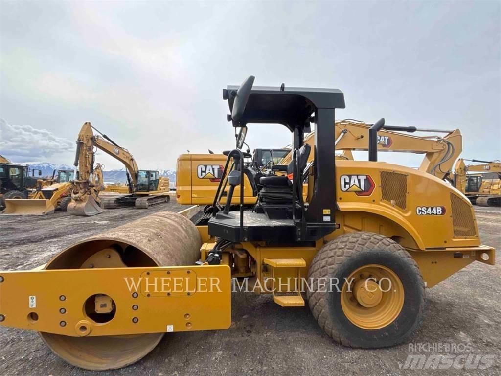 CAT CS44B Еднобарабанни ролки
