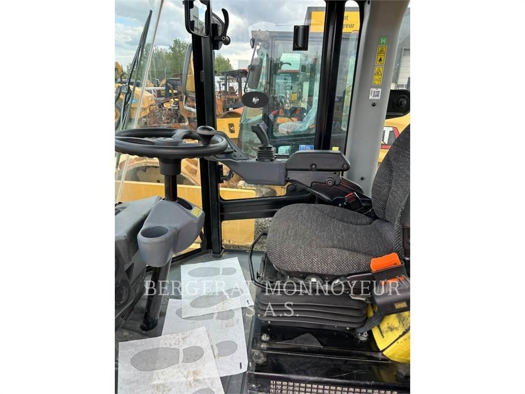 CAT CS76B Уплътнители за почва
