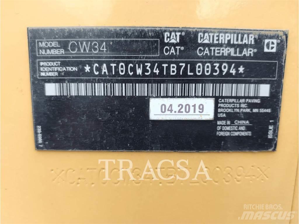 CAT CW 34 Пневматични гумени  ролки
