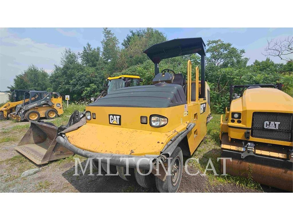 CAT CW14 Пневматични гумени  ролки
