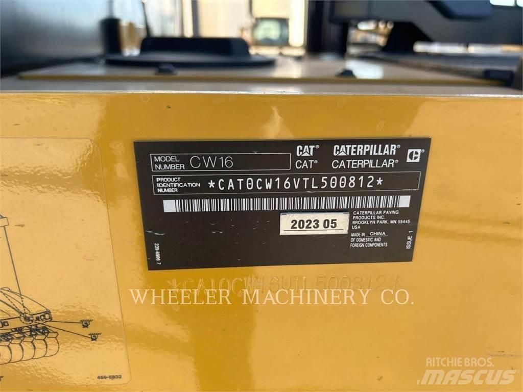 CAT CW16 Пневматични гумени  ролки
