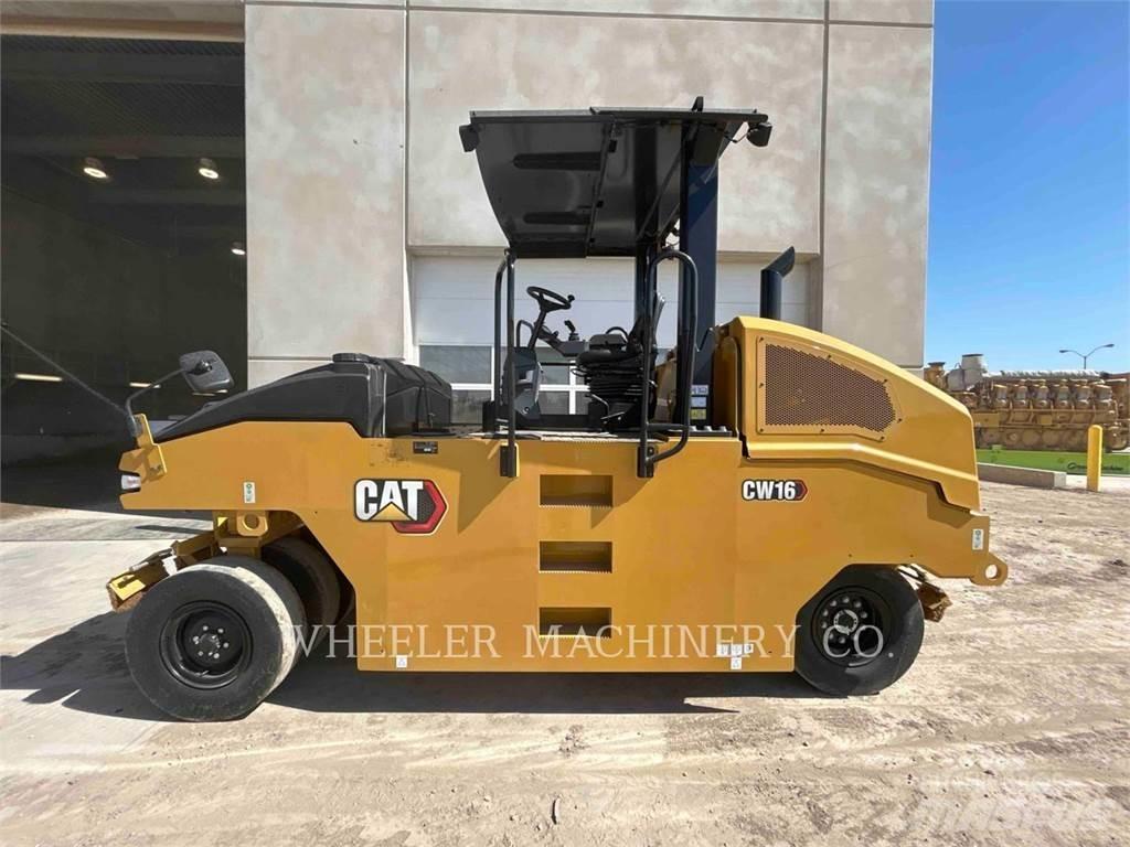 CAT CW16 Пневматични гумени  ролки
