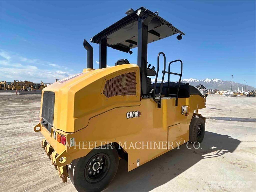 CAT CW16 Пневматични гумени  ролки
