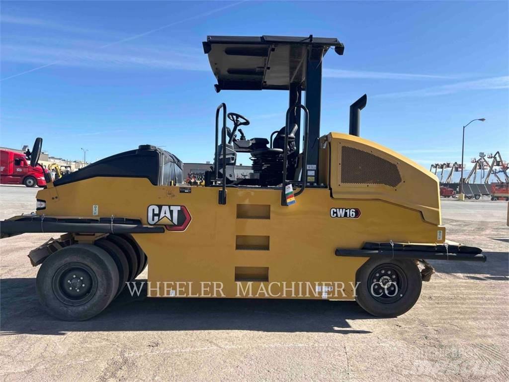 CAT CW16 Пневматични гумени  ролки
