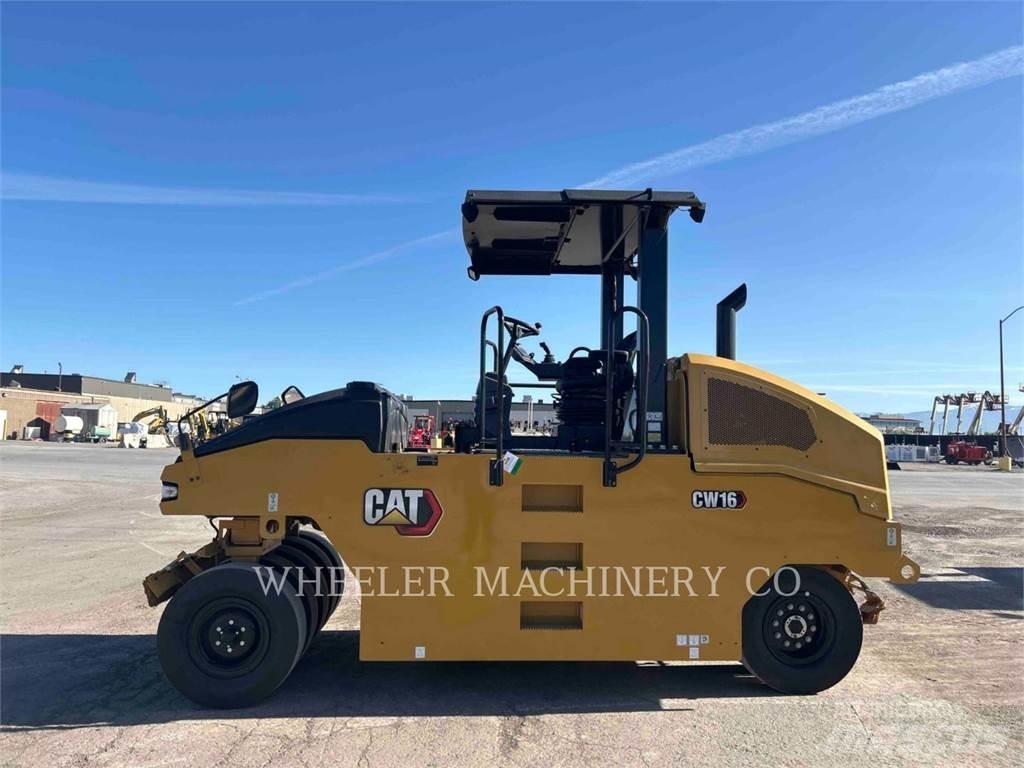 CAT CW16 Пневматични гумени  ролки
