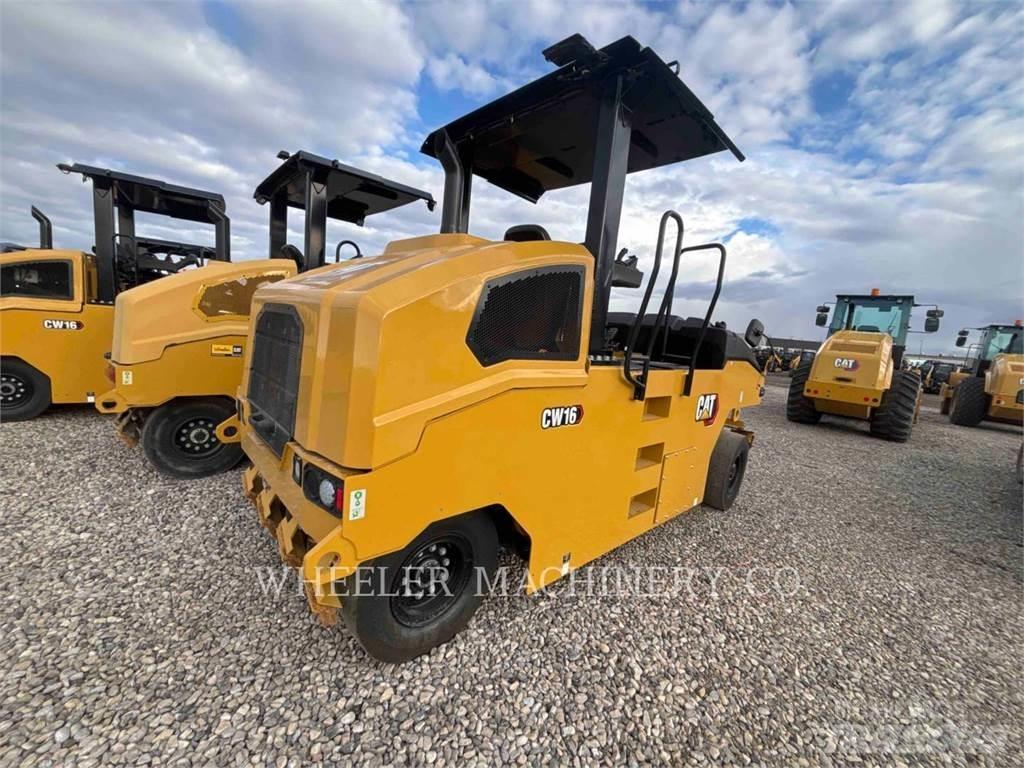 CAT CW16 Пневматични гумени  ролки

