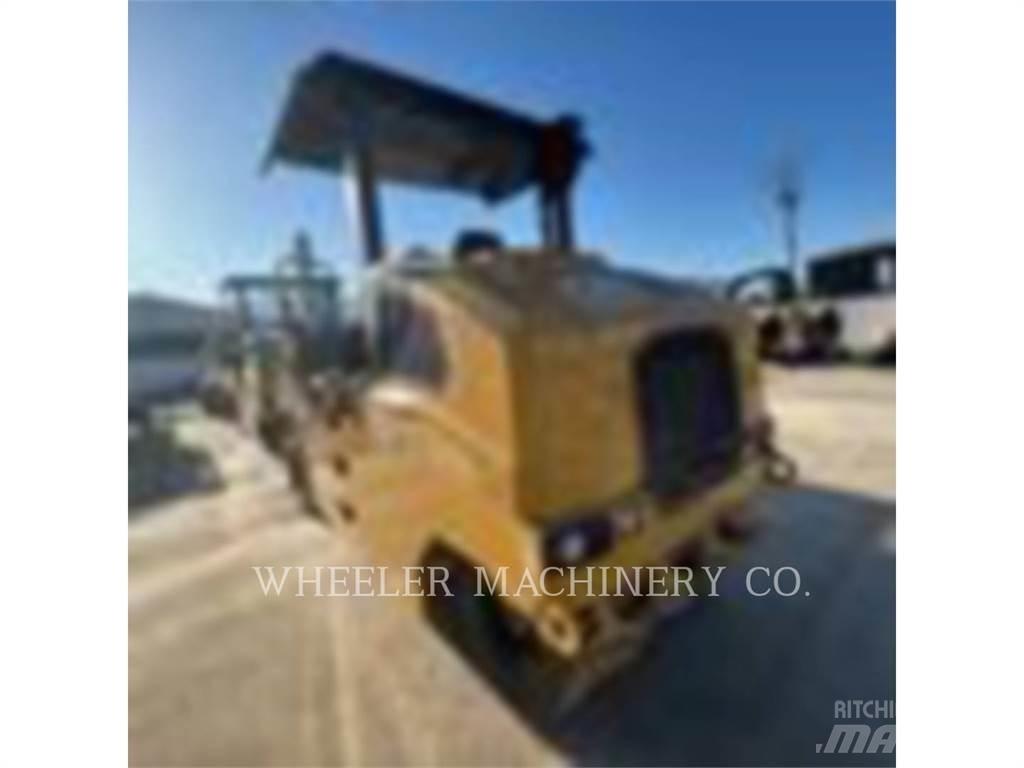 CAT CW16 Пневматични гумени  ролки
