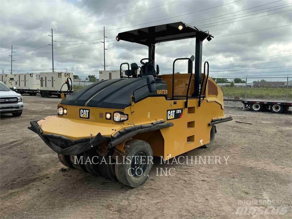 CAT CW16 Пневматични гумени  ролки
