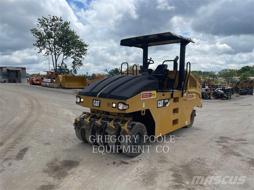 CAT CW16 Пневматични гумени  ролки
