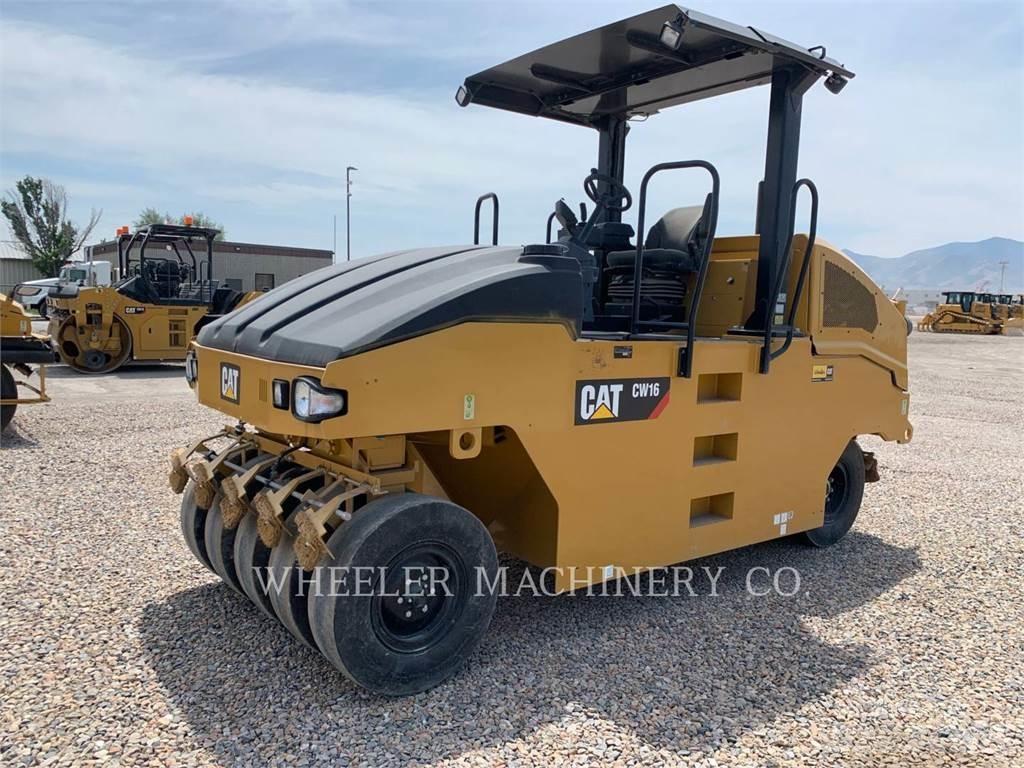 CAT CW16 Пневматични гумени  ролки
