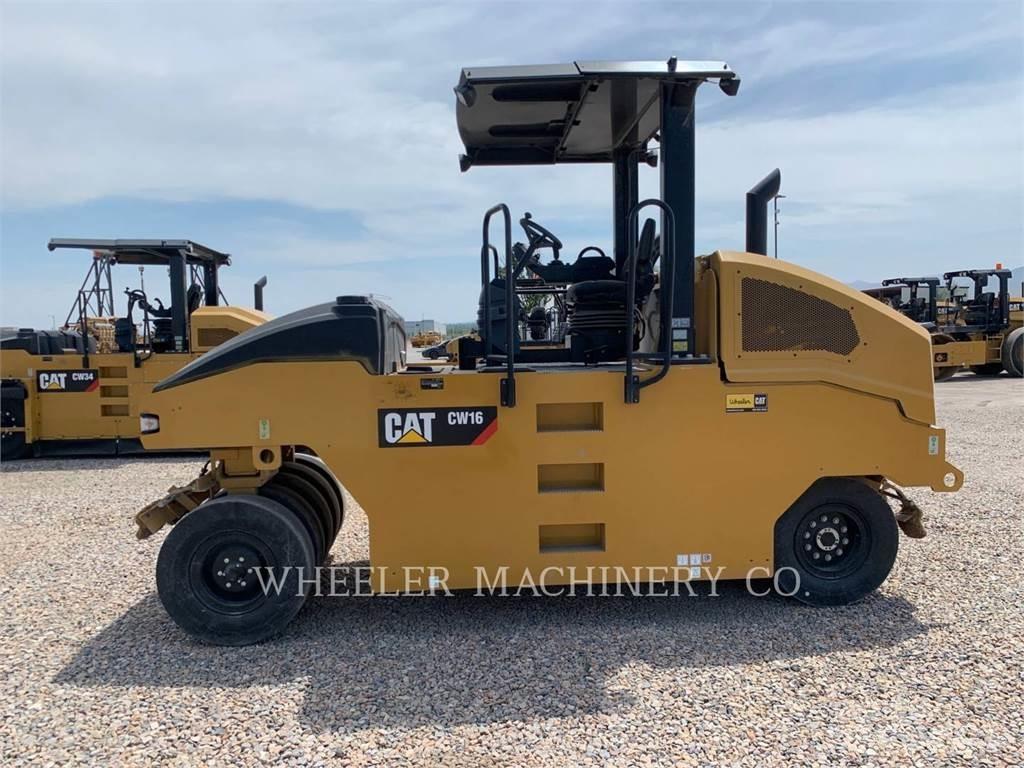 CAT CW16 Пневматични гумени  ролки
