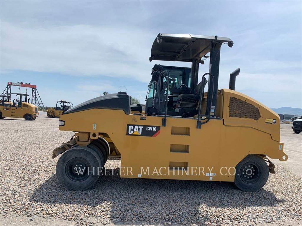 CAT CW16 Пневматични гумени  ролки
