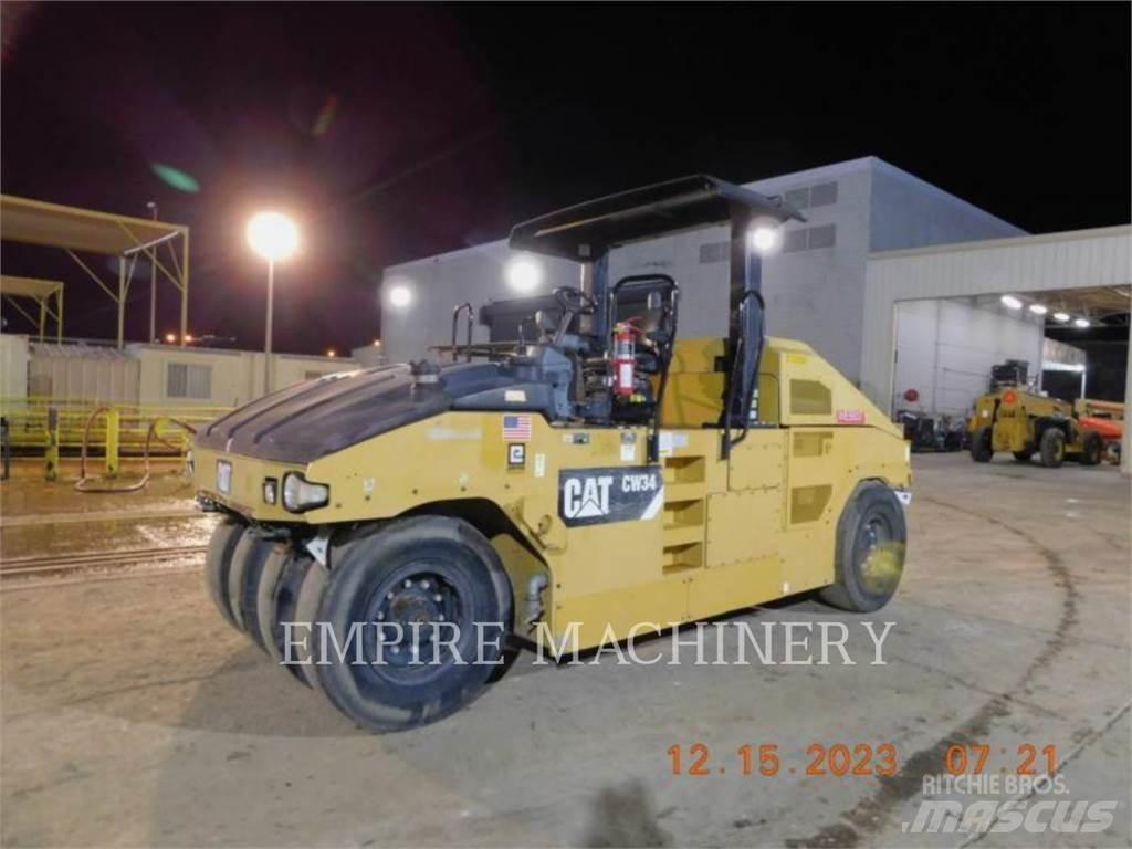 CAT CW34 Пневматични гумени  ролки
