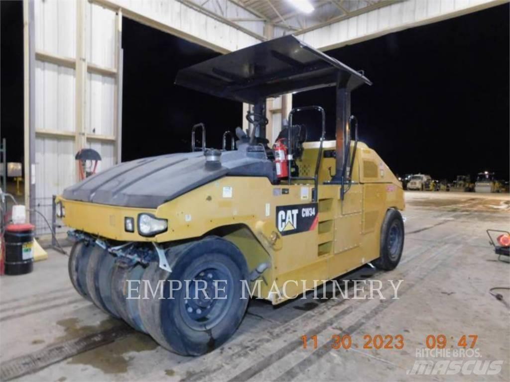 CAT CW34 Пневматични гумени  ролки
