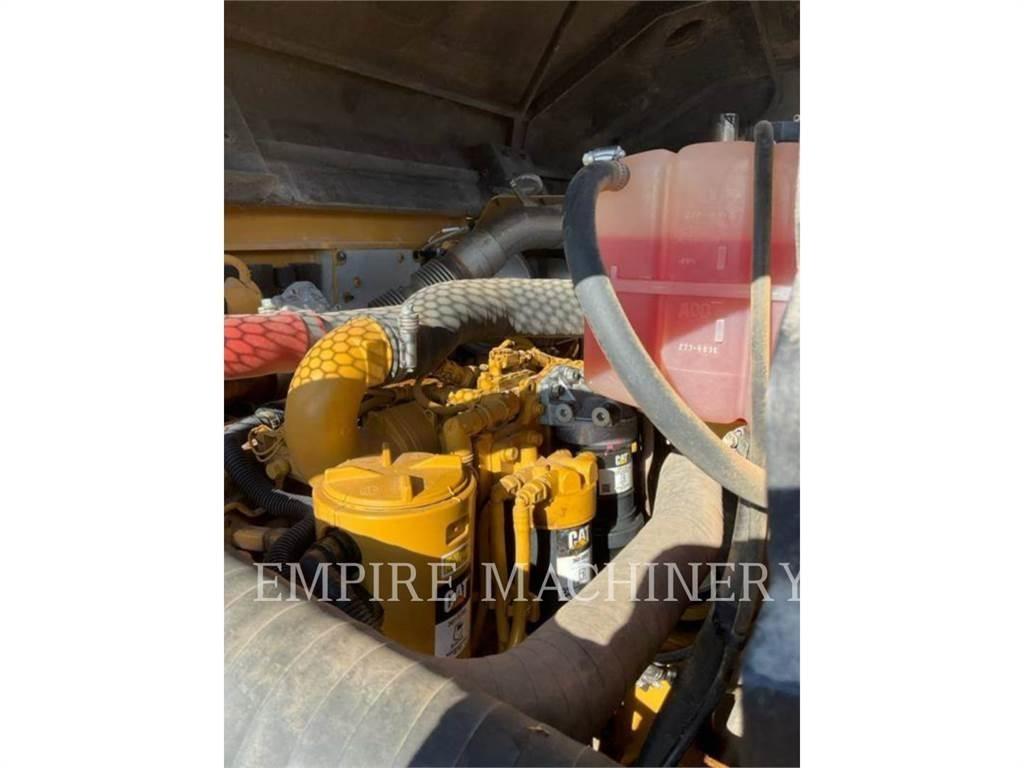 CAT CW34 Пневматични гумени  ролки
