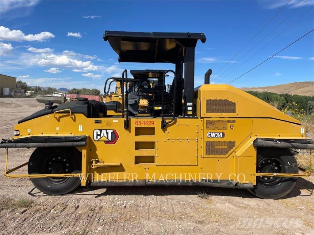 CAT CW34 Пневматични гумени  ролки
