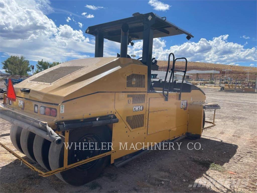 CAT CW34 Пневматични гумени  ролки
