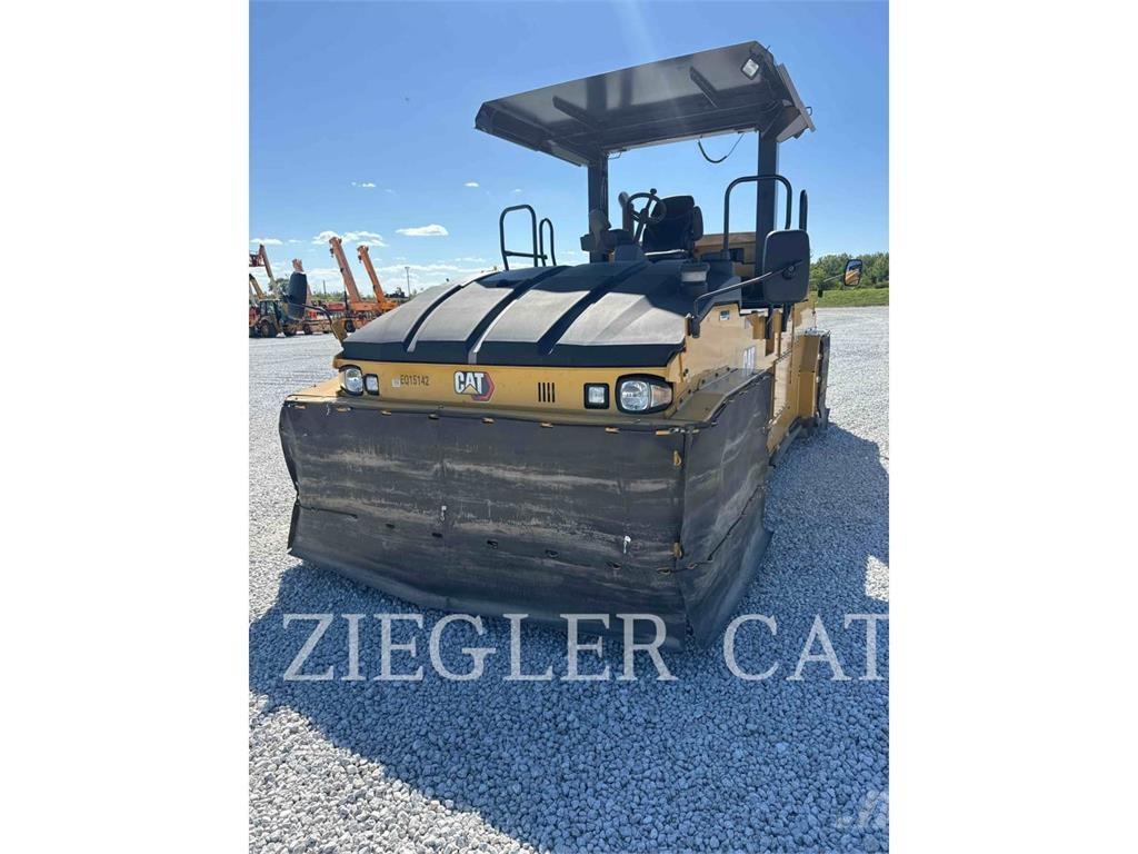 CAT CW34 Пневматични гумени  ролки
