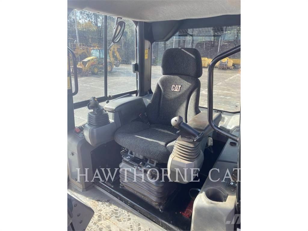 CAT D 6 K XL Верижни булдозери
