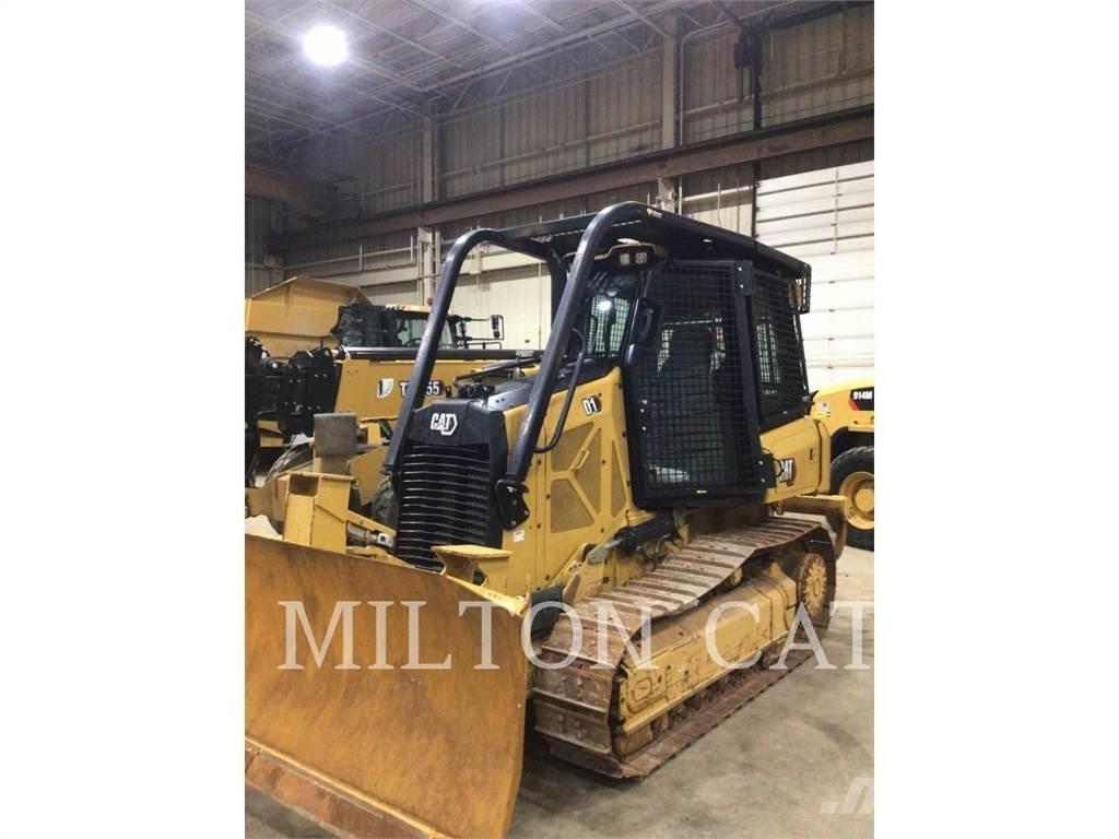 CAT D1 Верижни булдозери
