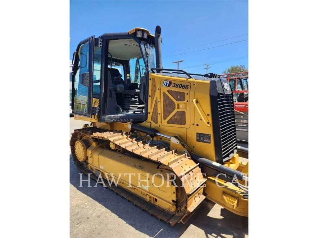 CAT D1 Верижни булдозери
