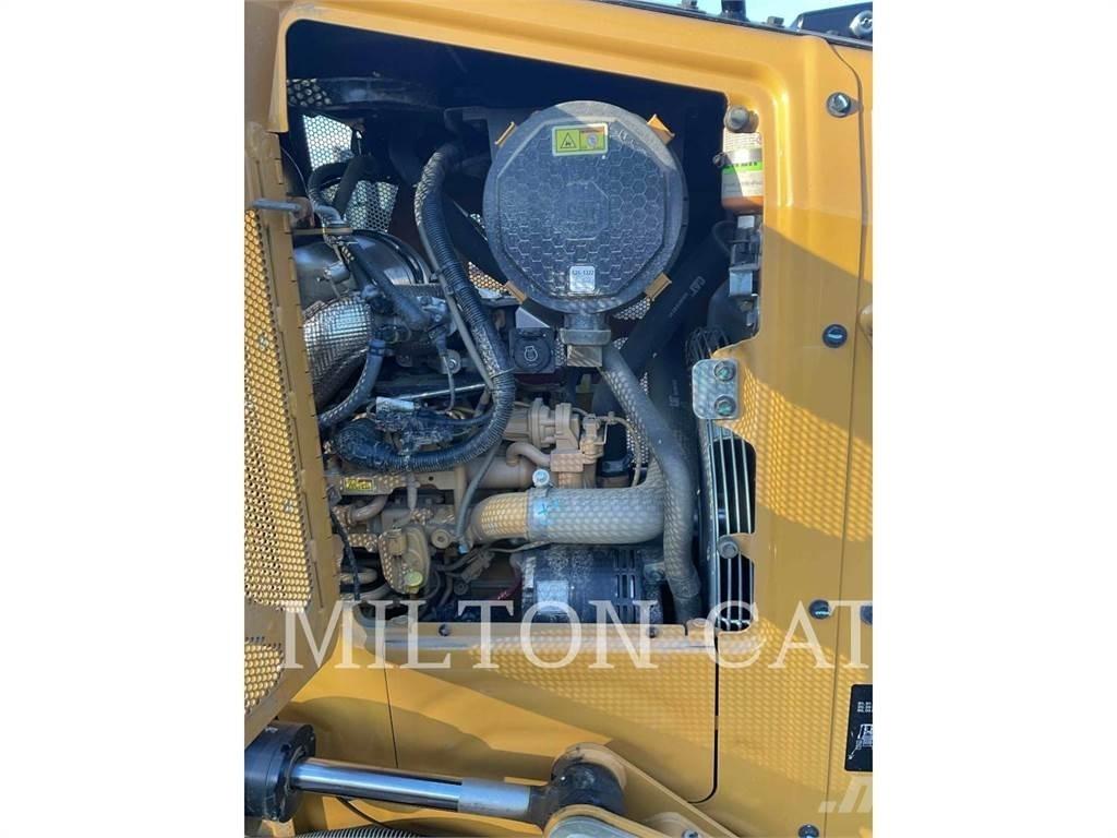 CAT D1 Верижни булдозери
