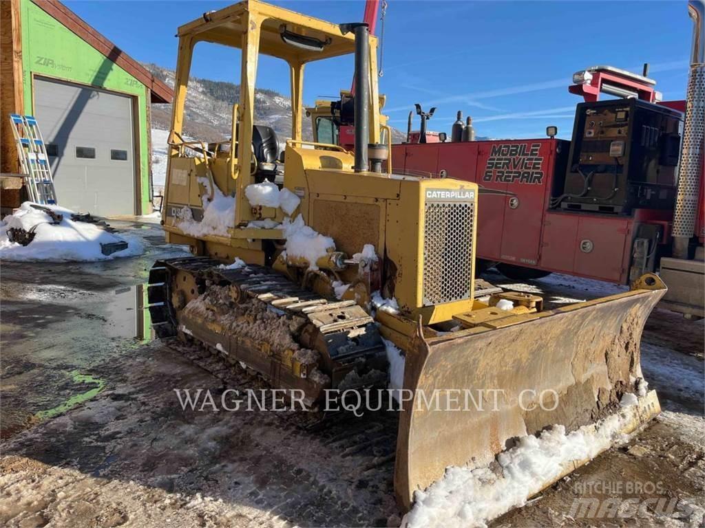 CAT D1 Верижни булдозери
