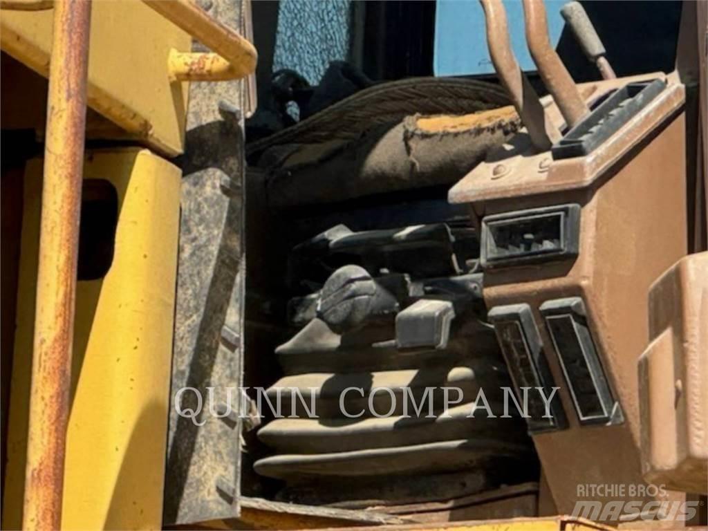 CAT D10 Верижни булдозери
