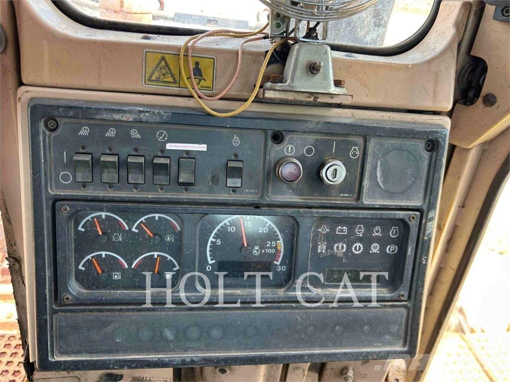CAT D10R Верижни булдозери
