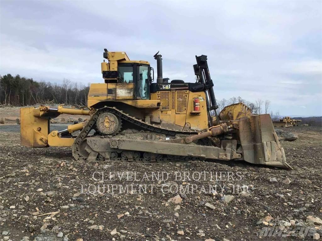 CAT D10T Верижни булдозери
