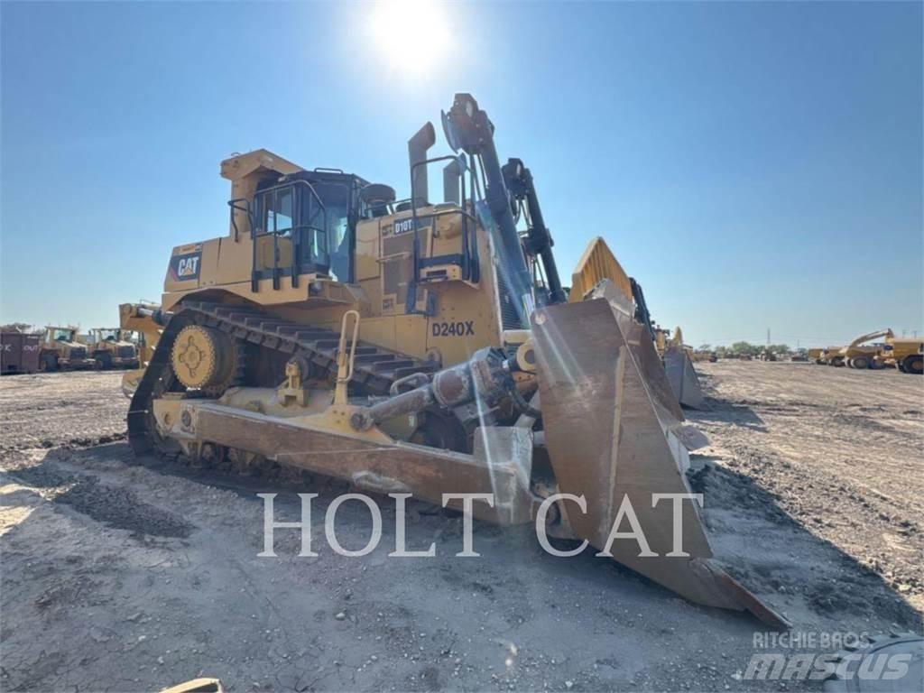 CAT D10T Верижни булдозери
