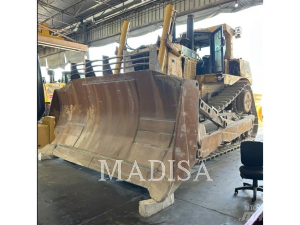 CAT D10T Верижни булдозери
