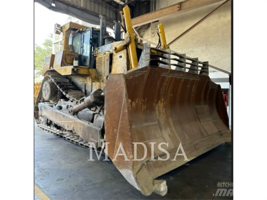 CAT D10T Верижни булдозери
