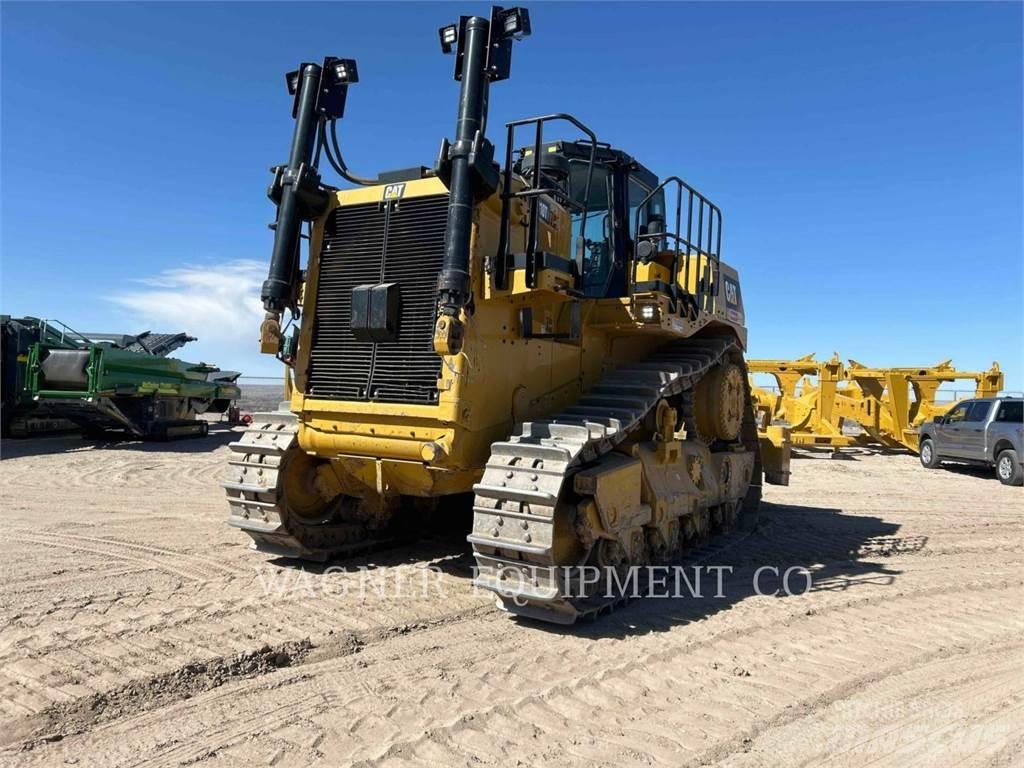 CAT D10T2 Верижни булдозери
