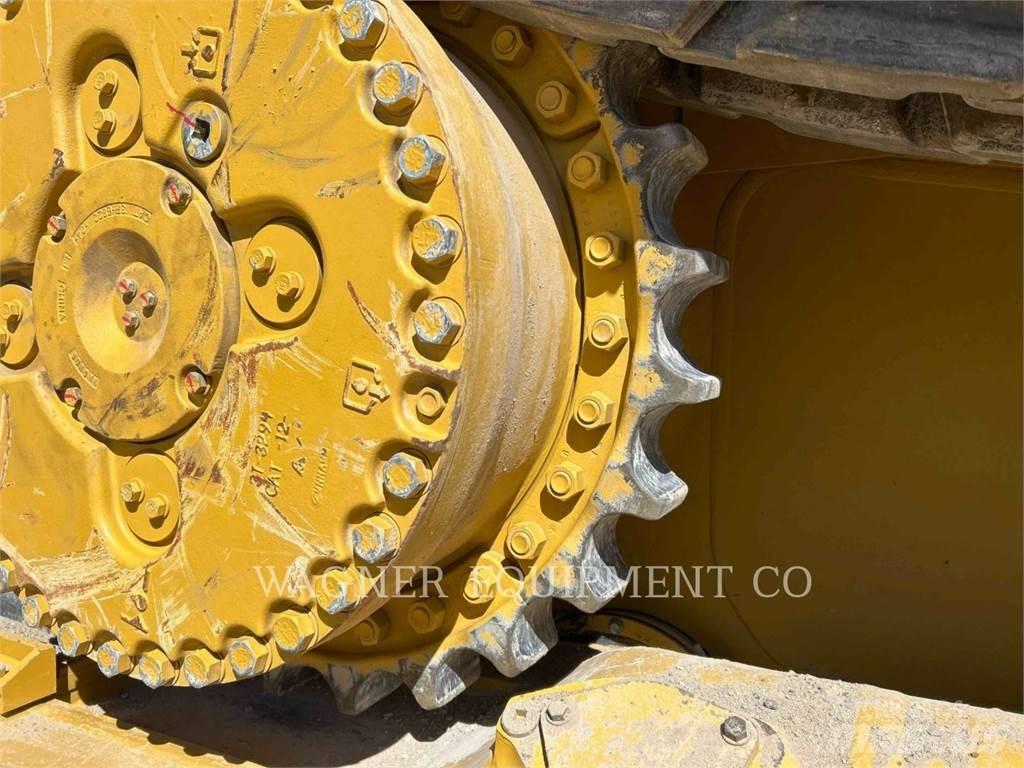 CAT D10T2 Верижни булдозери
