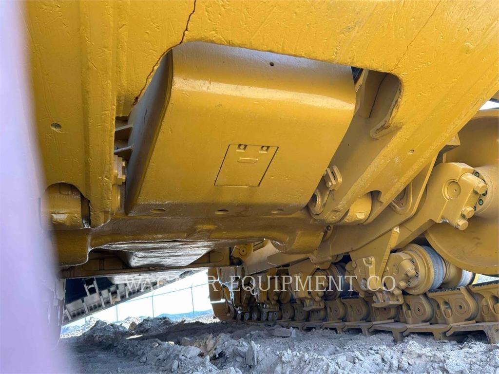 CAT D11T Верижни булдозери
