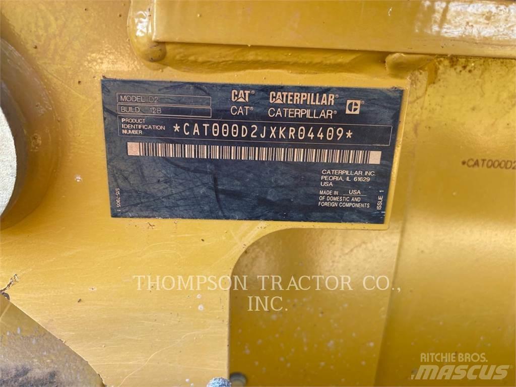 CAT D2LGP Верижни булдозери
