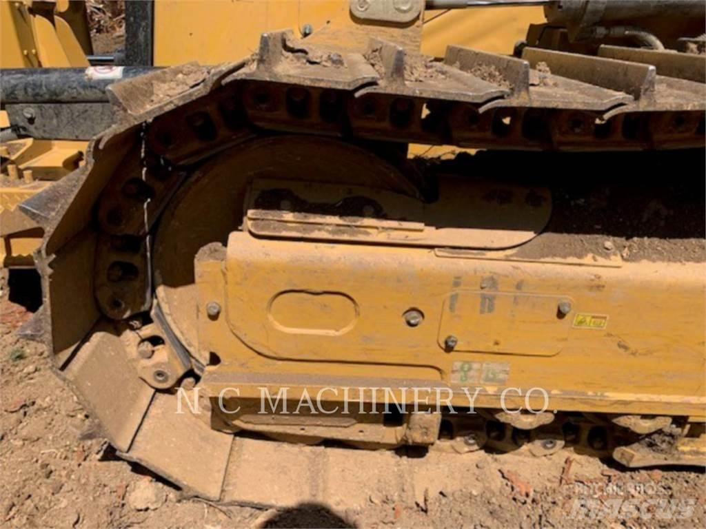 CAT D3 Верижни булдозери
