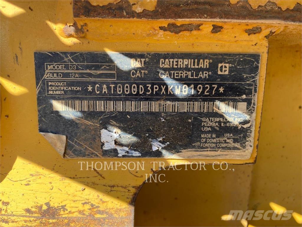 CAT D3 Верижни булдозери
