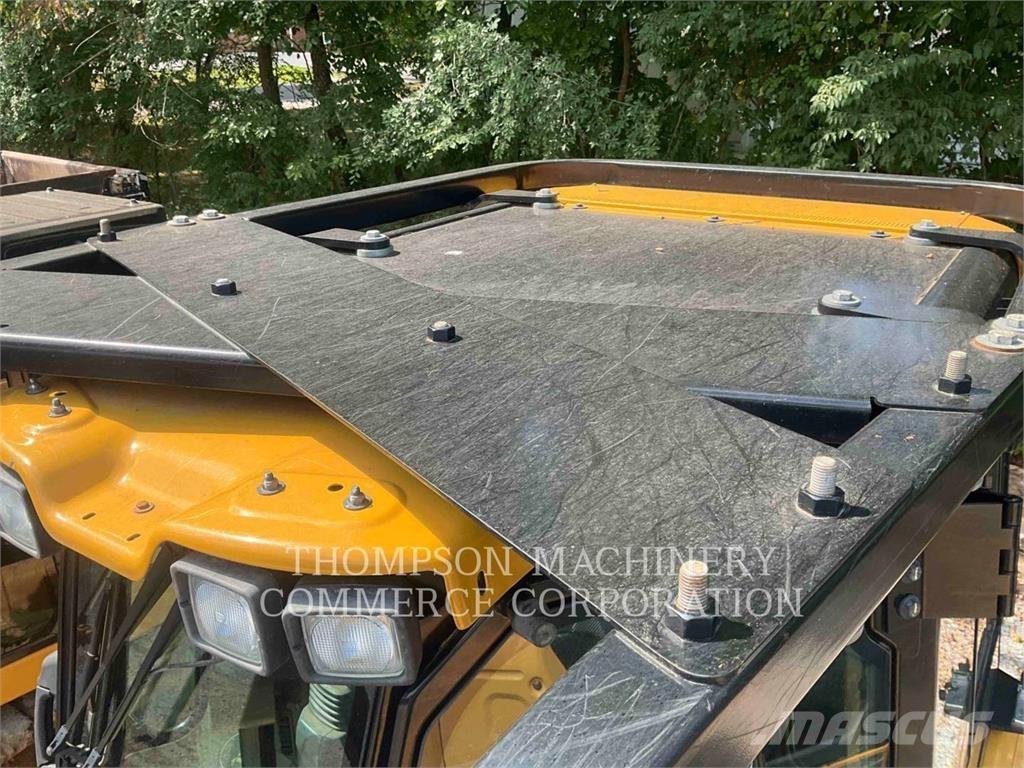 CAT D3-12 Верижни булдозери
