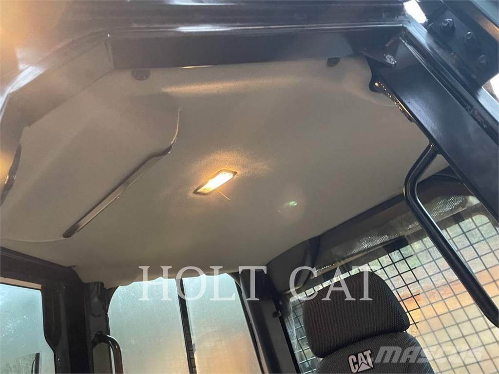 CAT D3-12LGP Верижни булдозери
