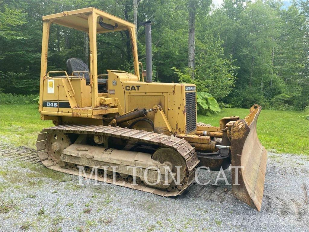 CAT D3B Верижни булдозери
