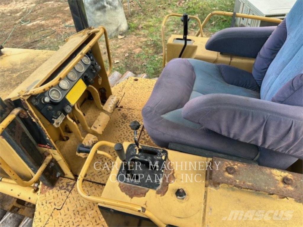 CAT D3BLGP Верижни булдозери
