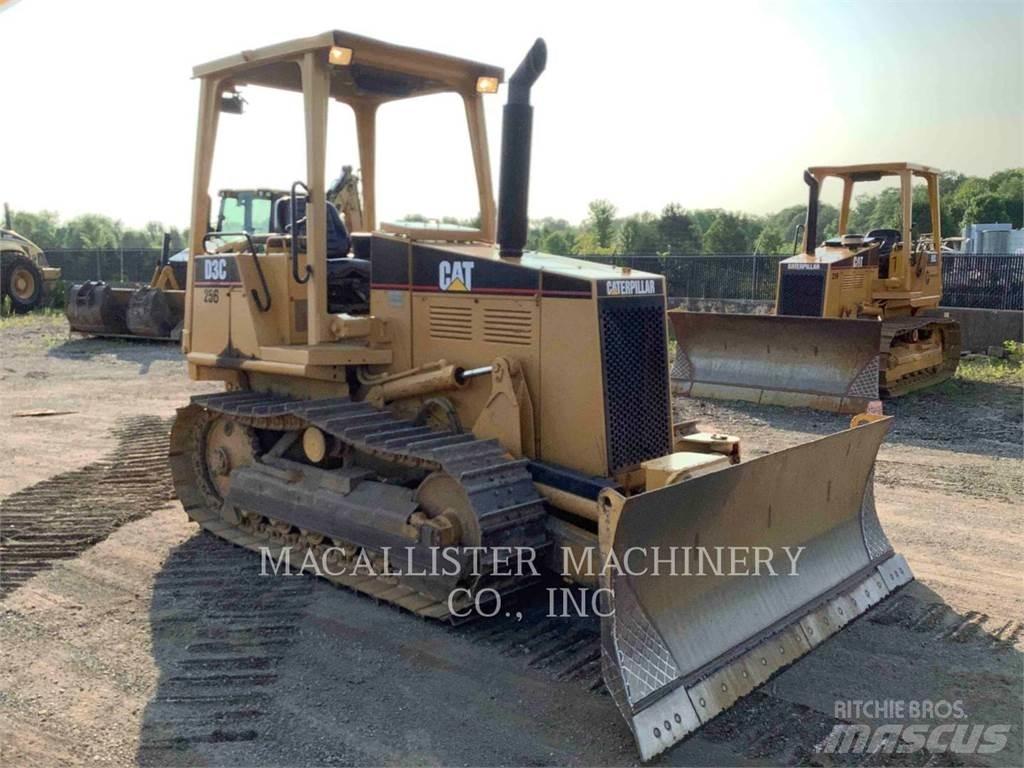 CAT D3CIII Верижни булдозери
