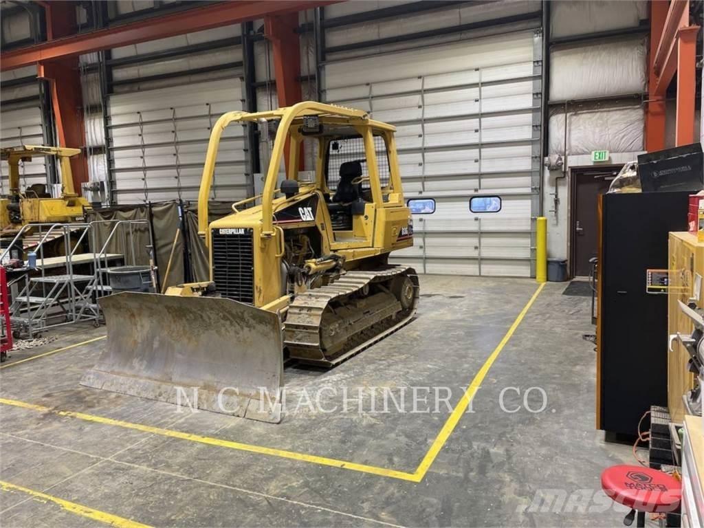 CAT D3G XLCN Верижни булдозери
