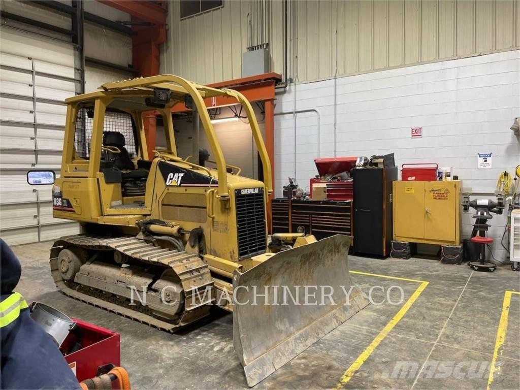 CAT D3G XLCN Верижни булдозери
