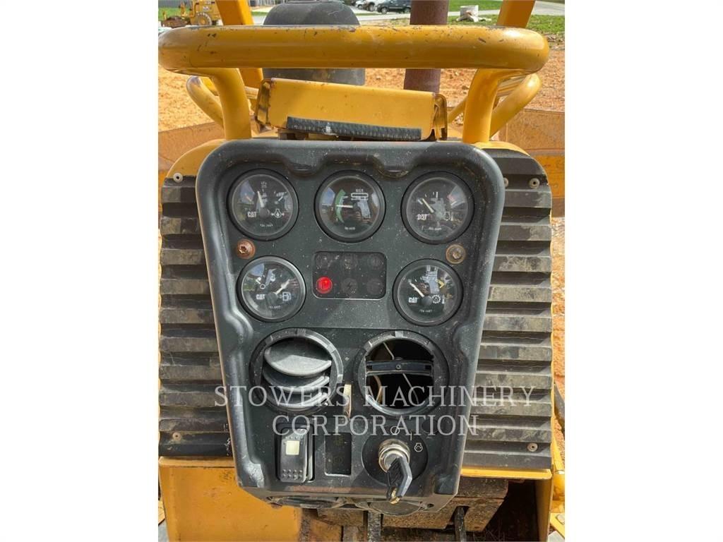 CAT D3GLGP Верижни булдозери
